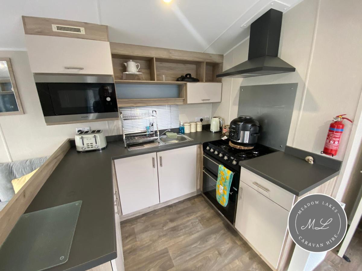 Meadow View 171 - Golden Palm - Central Heating, Wifi, Pet Friendly, Bed Linen - Meadow Lakes Caravan & Lodge Hire Chapel Saint Leonards Exterior foto